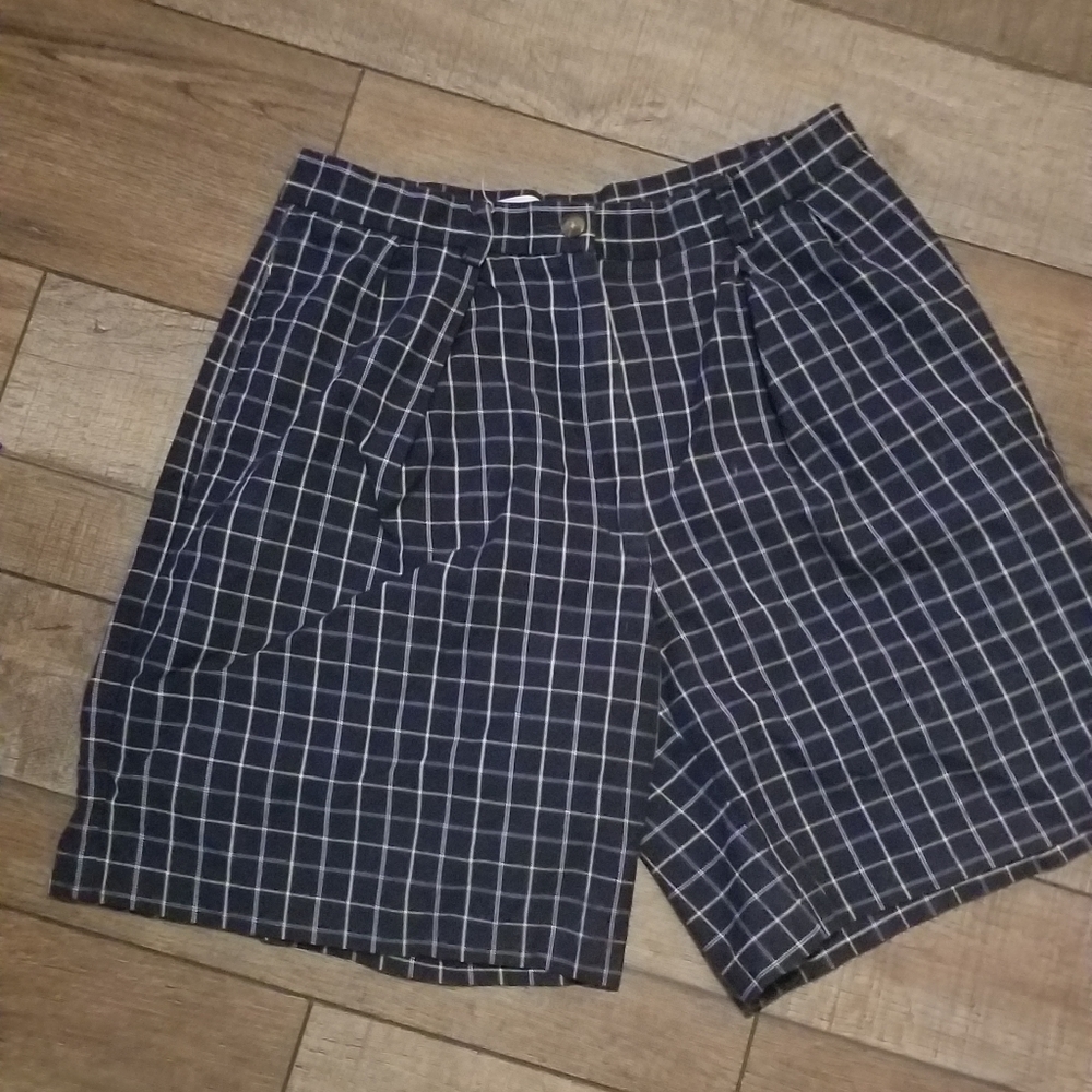 Tommy Hilfiger  golf shorts size 12